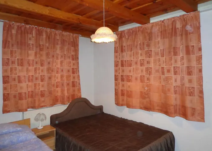 Πανσιόν Sosto Gold Vendeghaz *